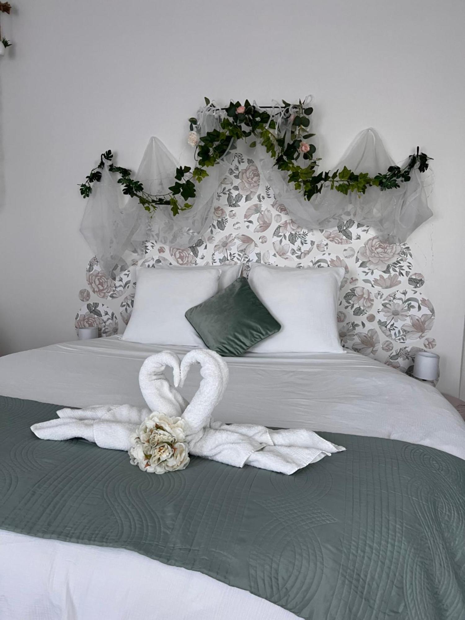 Domaine Des Anges Bed & Breakfast Avesnes-sur-Helpe Exterior photo